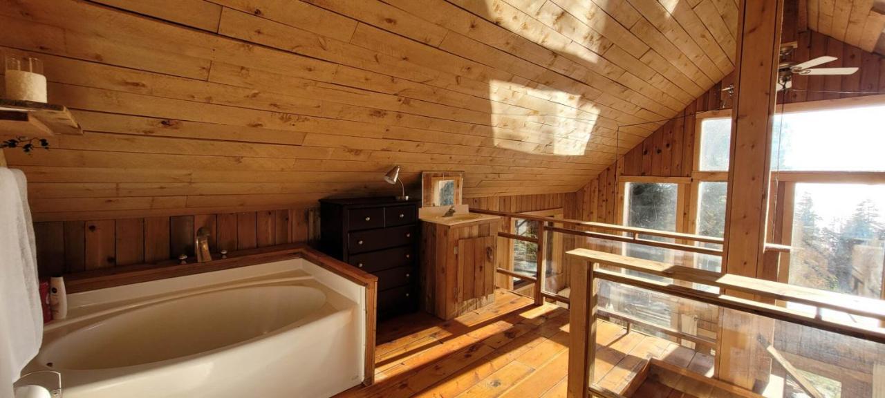 Ocean Views & Sunset Beach Cabin With Soaker Tub & Fire Pit Vila Powell River Exterior foto