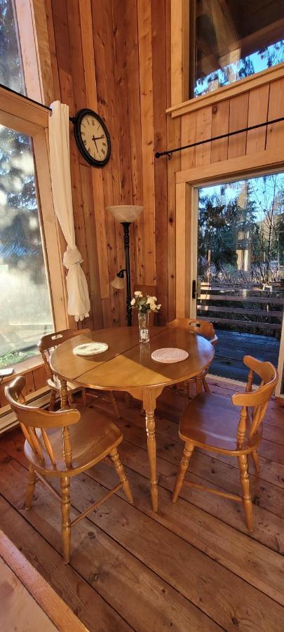 Ocean Views & Sunset Beach Cabin With Soaker Tub & Fire Pit Vila Powell River Exterior foto